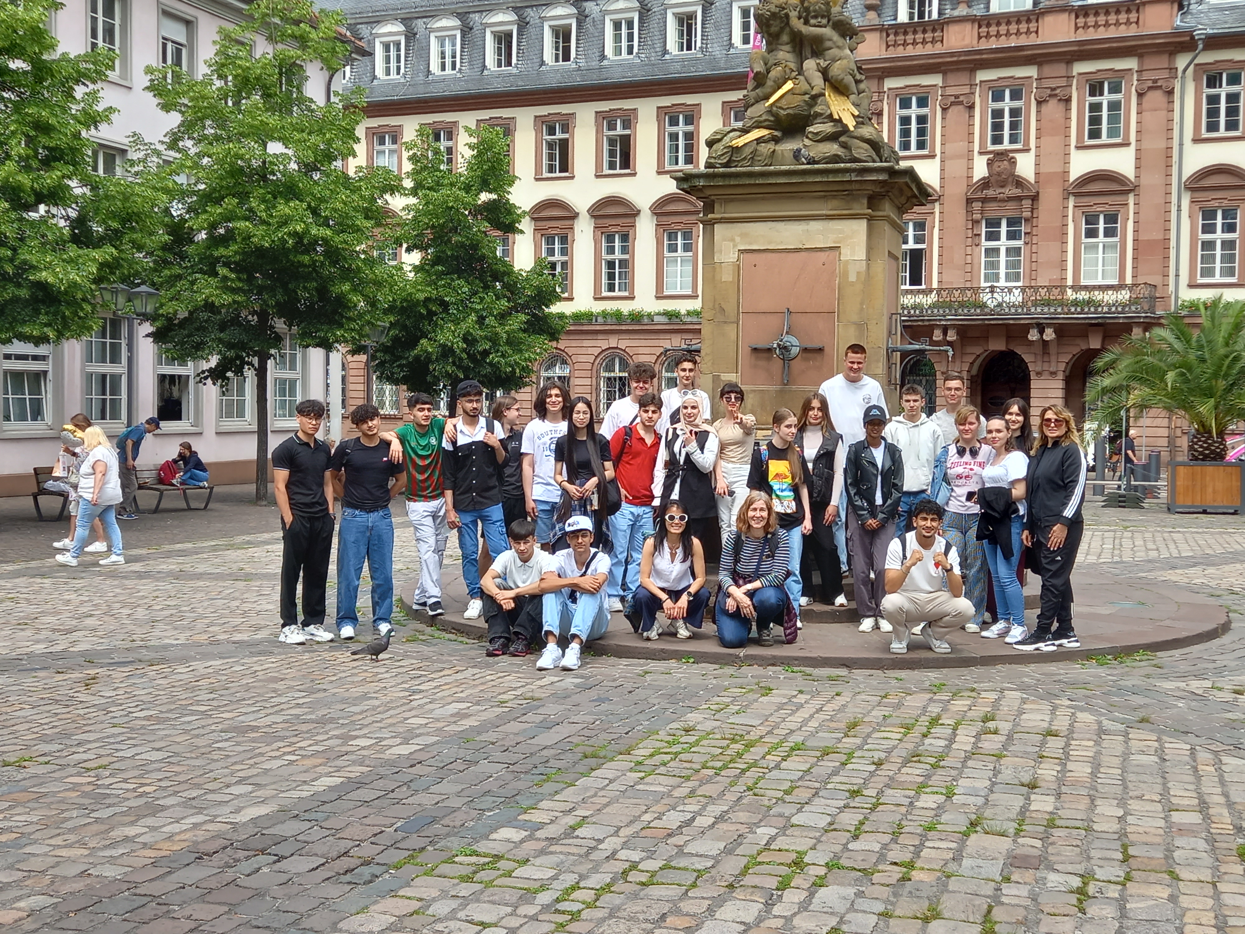 Spende des Lions Club Lampertheim ermöglicht einen Ausflug der InteA-Klassen zum Heidelberger Schloss